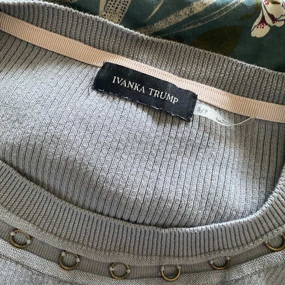 🎁 2/$40 🎁 Ivanka Trump Peplum sweater - Picture 2 of 5